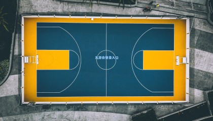 曼联门将失误频发成焦点，球迷心碎之夜再现英超赛场