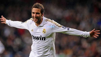 津媒曝国足战术新思路，武磊费南多两翼齐飞，针对性部署迎战关岛与马尔代夫