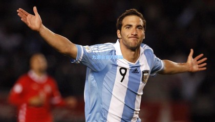 英媒曝球员对波特下课震惊！战术贯彻遇阻成导火索，更衣室矛盾浮出水面